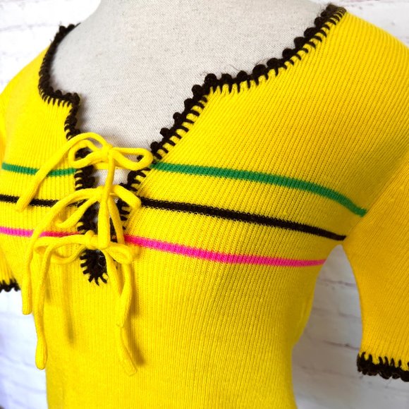 70's Bright Yellow Short Sleeve Sweater - Size 36 - Medium - Picture 3 of 11